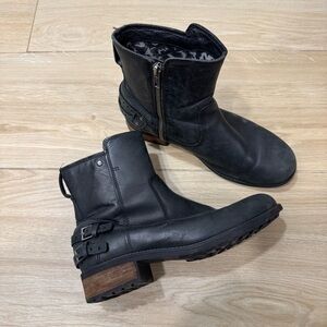 Ugh Women's Black Leather Buckle Moto Snow Boots, Waterproof, Size US 9